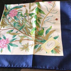 poshmark gucci scarf